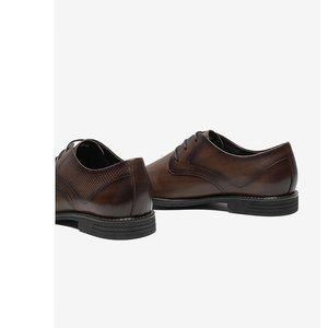 Business casual leather shoes